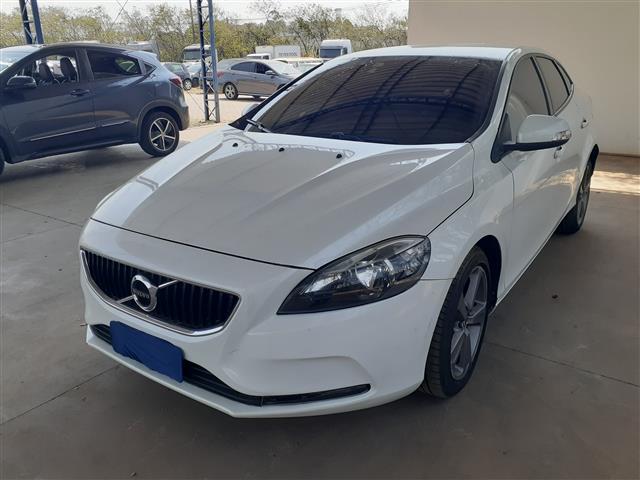 LOTE 044 V40 2.0 T4 KINET 2018/2018  LOTE 044 V40 2.0 T4 KINET 2018/2018