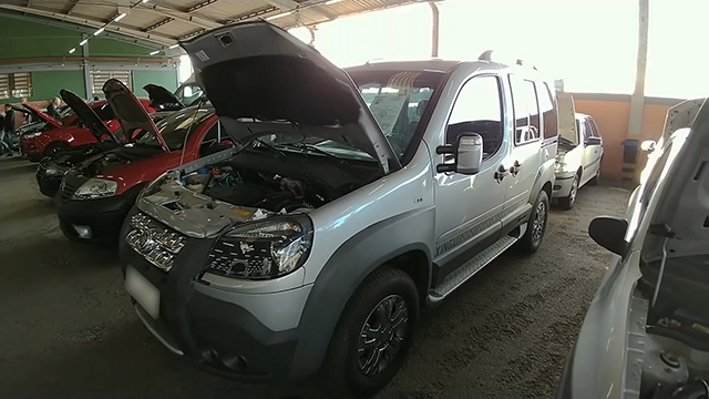 LOTE 017 Fiat Doblò Adventure Xingu 1.8 16V