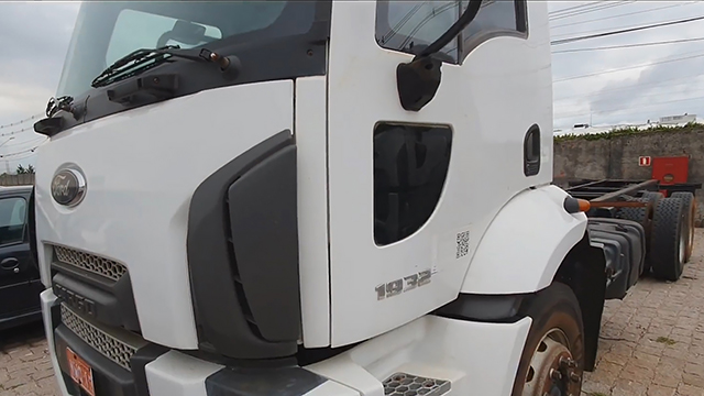 LOTE 019 Ford Cargo 1932 CN Silo