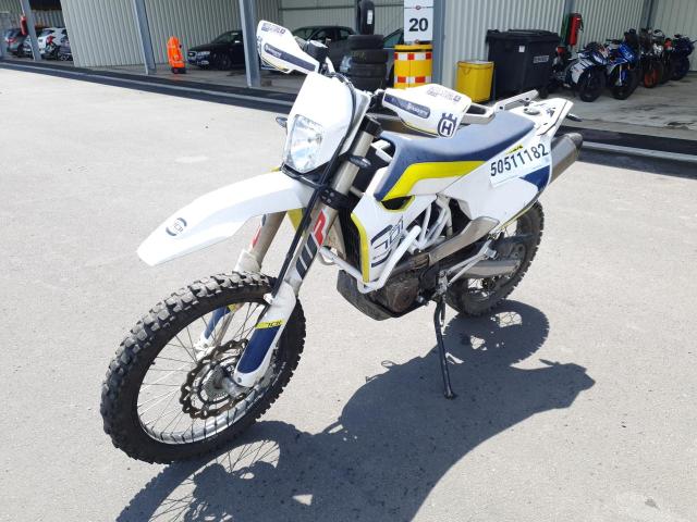 LOTE 024 Husqvarna 701 Enduro  LOTE 024 Husqvarna 701 Enduro