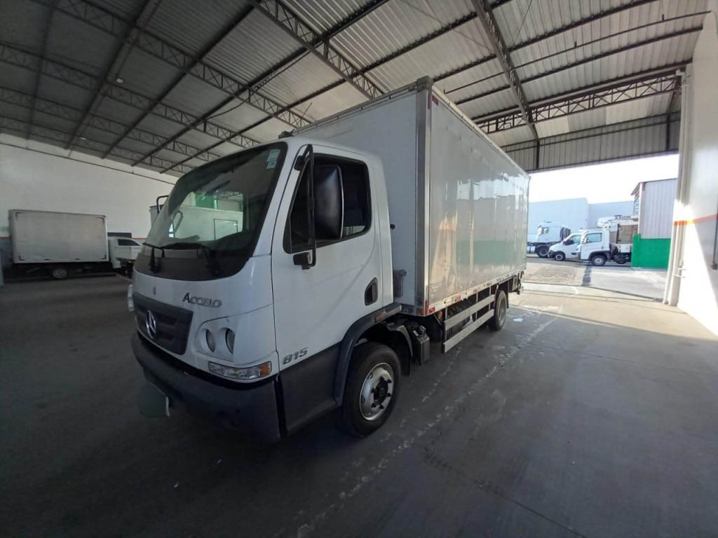 LOTE 012 MERCEDES-BENZ ACCELO 815 2P
