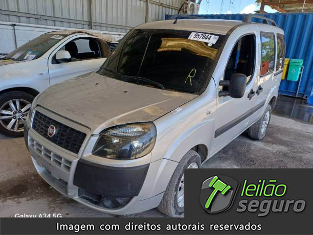LOTE 048 FIAT DOBLO Essence 7 Lugares 1.8 16V E.torQ  2018